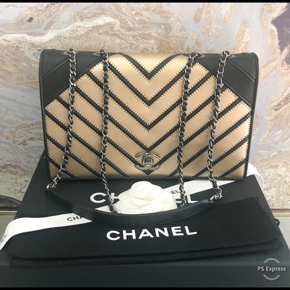RUNWAY Chanel CC Chevron Couture Two-Tone Flap Bag - Picture 7 of 8